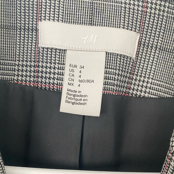 H&M Women’s Striped Blazer - Picture 3 of 5